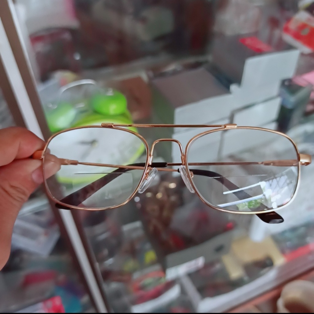 kính lão 2 tròng gọng dẻo titan kính tròng thủy tinh và tròng mekka loại chống xước chống bám vân tay