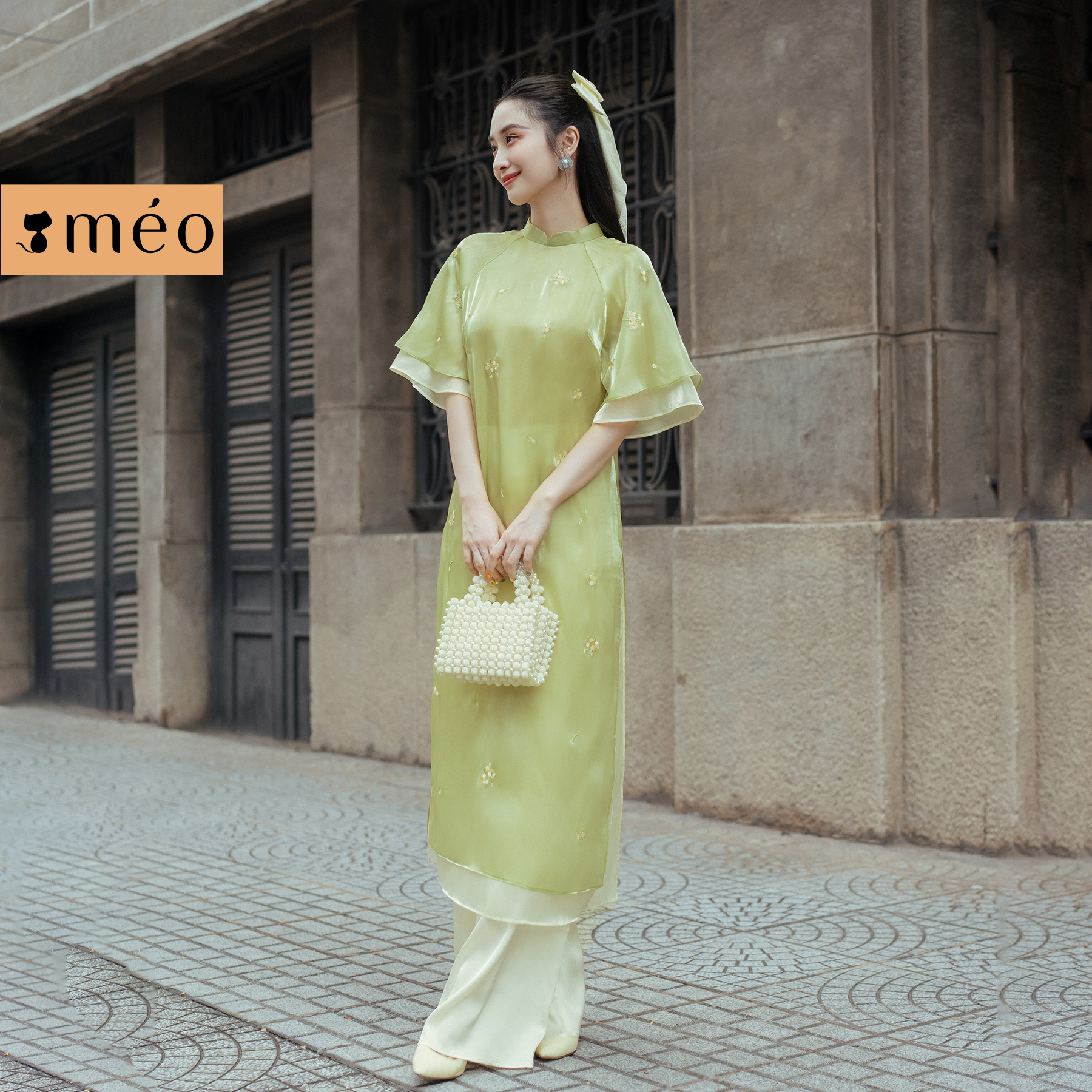 Áo dài cách tân Méo shop thiết kế đính hoa nổi tay bồng áo dài Tết Diệp Minh