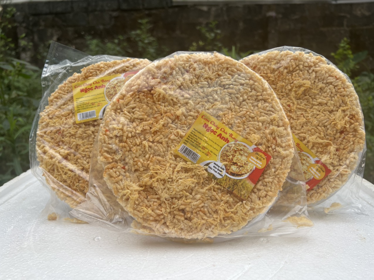 Combo 2 bịch cơm cháy chà bông giòn ngon đậm vị