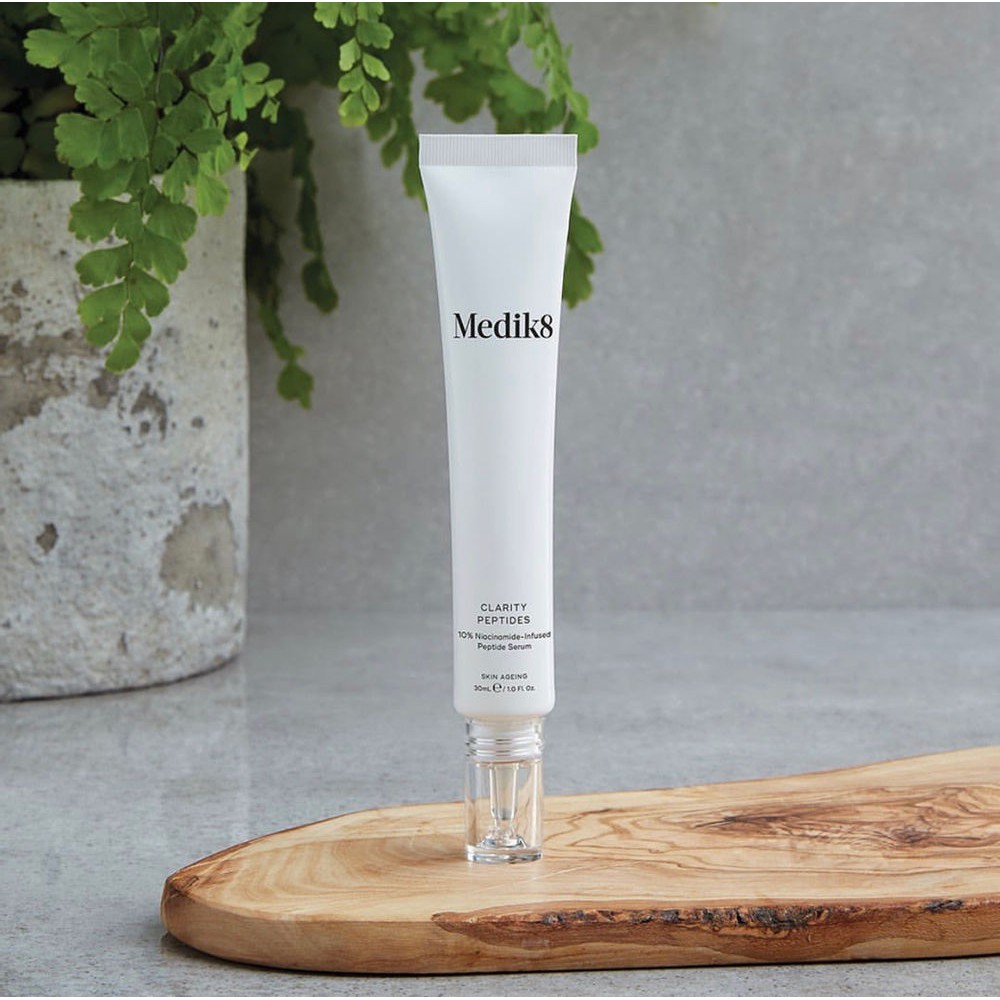 Tinh chất Medik8 Clarity Peptides 10% Niacinamide Infused Peptide Serum 30ml