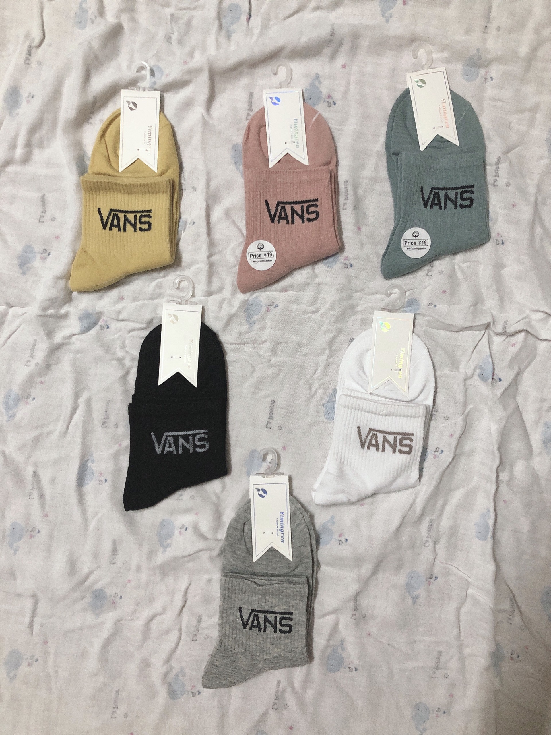 Tất Vans Cổ Trung Hàng Xuất Dư ( Mua 5Đôi TẶNG 1Đôi Nike Cao Cổ Trắng )
