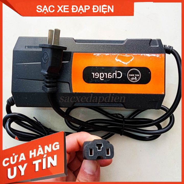 Sạc xe điện 60v 20ah chân đặc, sạc chính hãng, SMART CHARGER