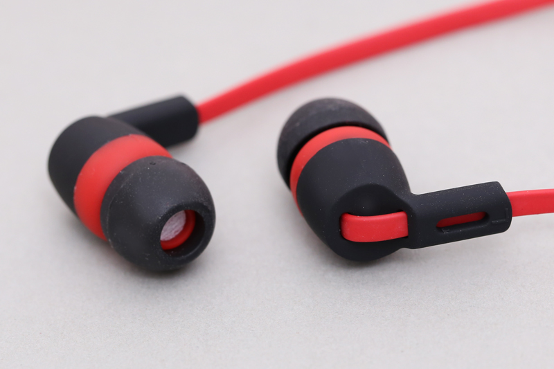 Tai nghe nhét trong Kanen IP-218 đen đỏ