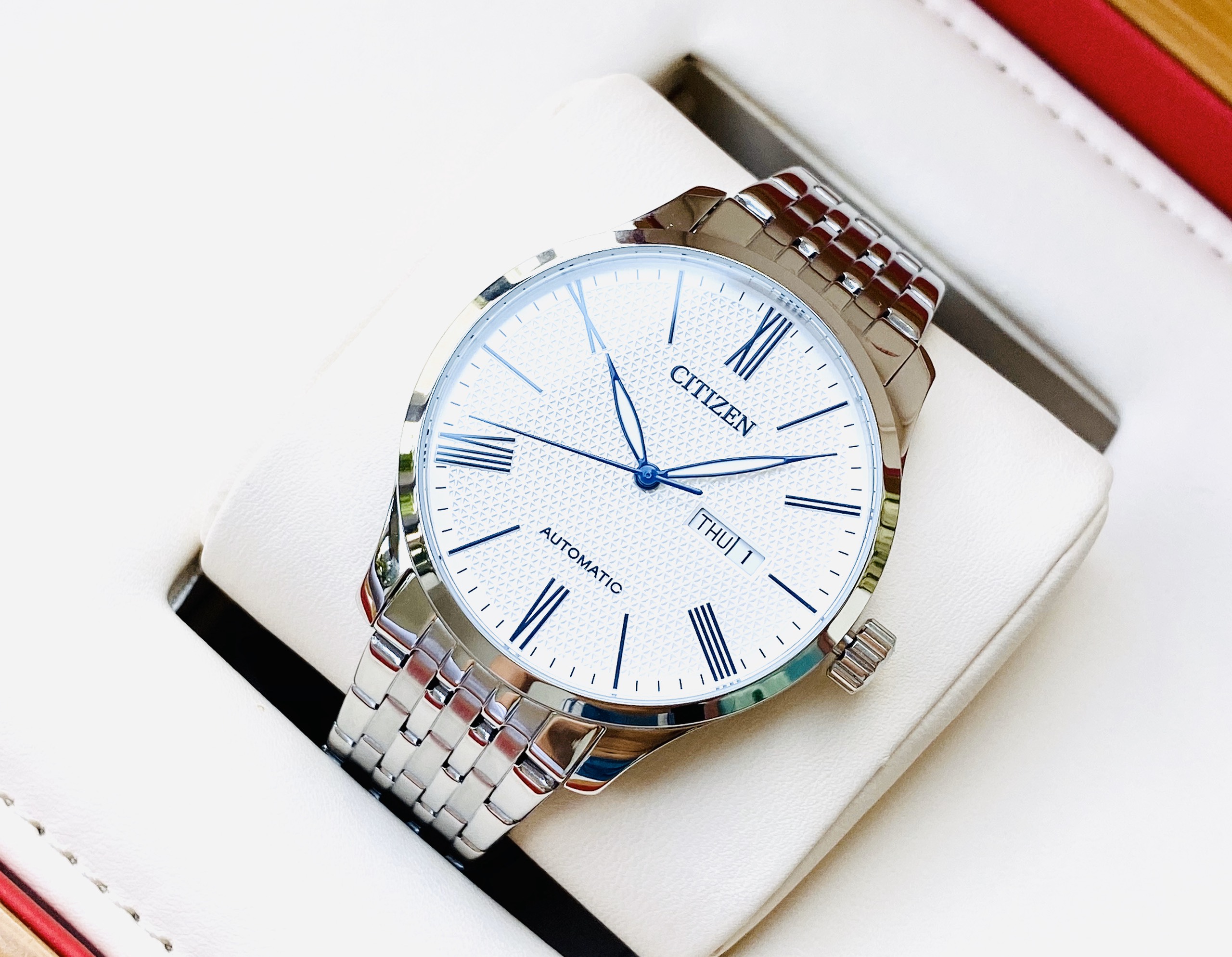 Đồng hồ Nam chính hãng Citizen NH8350-59B Automatic Size 40,Mặt trắng,Kim xanh,Lịch-Máy cơ tự động-Dây kim loại thép cao cấp