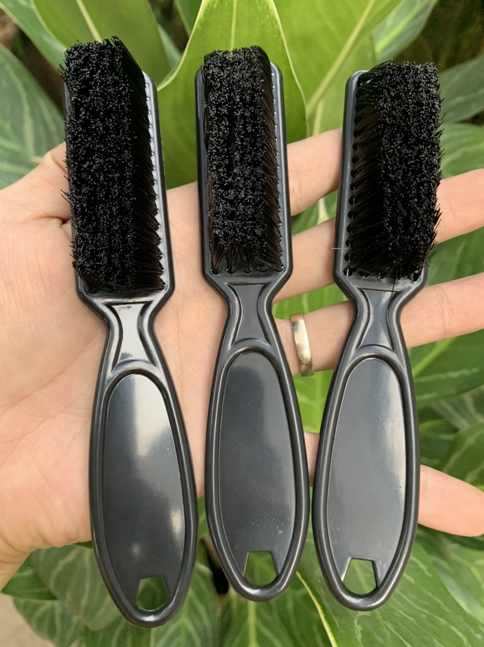 Chổi phủi tóc barber cán nhựa