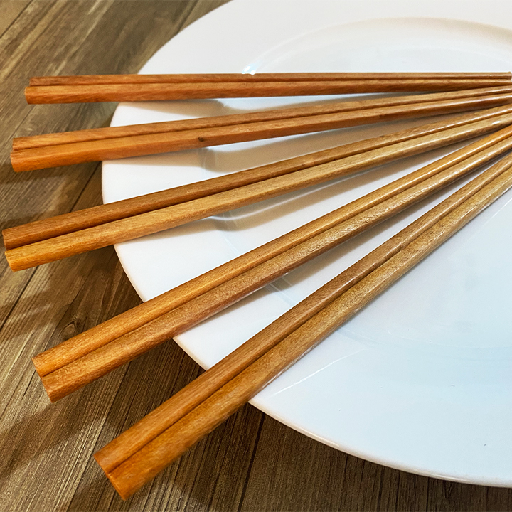 Đũa gỗ căm xe (1 bó 10 đôi),đũa ăn không tẩm chất độc hại sáng bóng bền đẹp,không trơn trượt