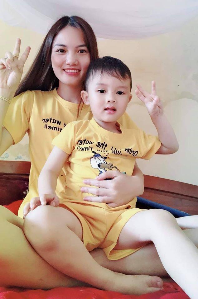 Bộ mẹ và bé mẫu vịt donal