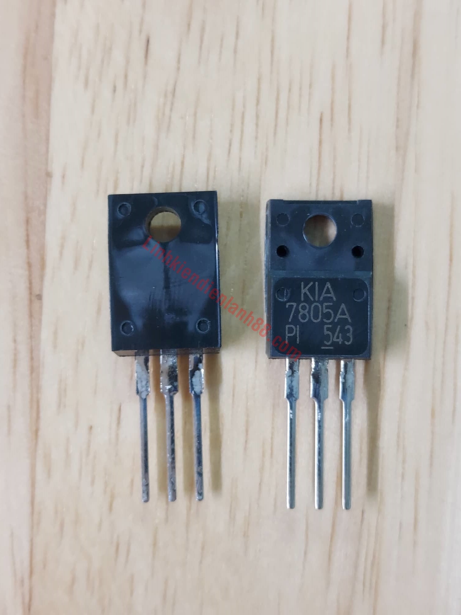 Ic nguồn kia7805api kia7805a 7805 lưng nhựa mới chính hãng.