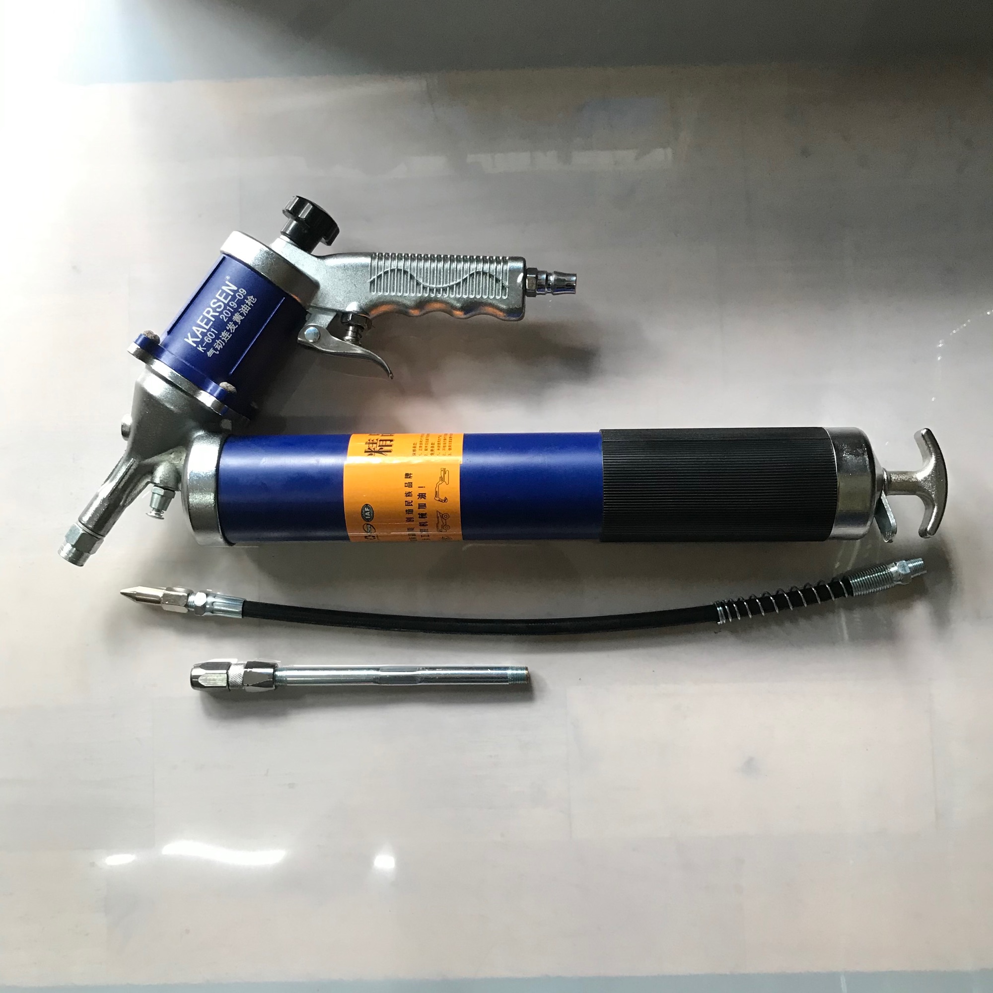 Dụng cụ bơm mỡ bò dùng hơi k601