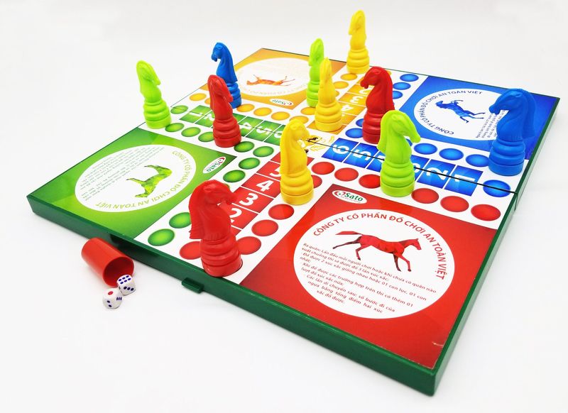 Bộ cờ cá ngựa bằng nhựa SATO cỡ vừa 31 x 31 cm - an toàn và vui nhộn cho bé