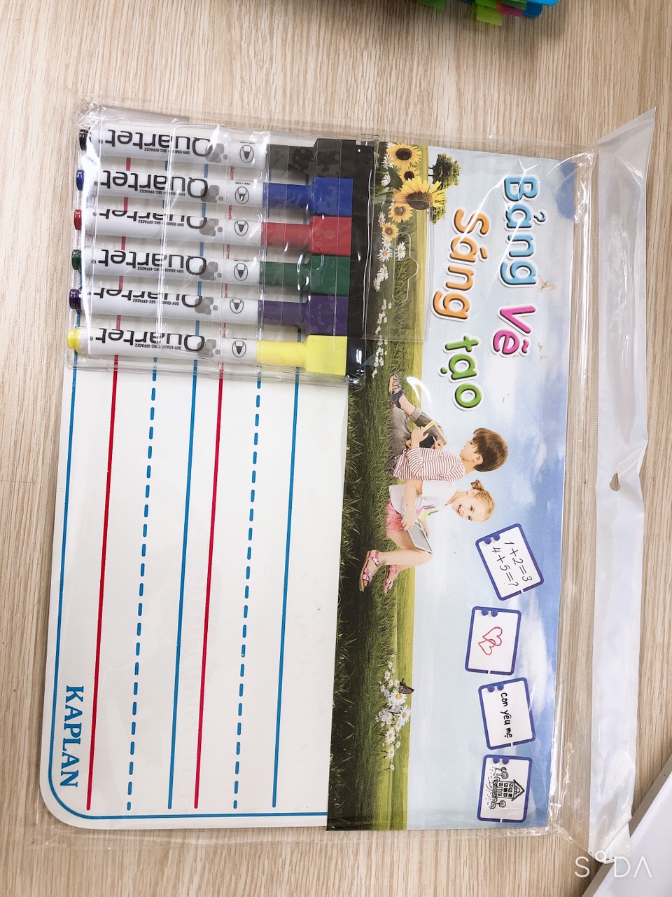 COMBO Bảng học sinh và vỉ bút lông 6 màu Quatet
