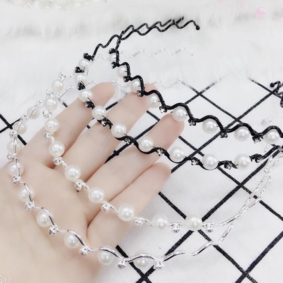 Bờm sóng tiểu thư đính hạt điệu đà cho bạn nữ