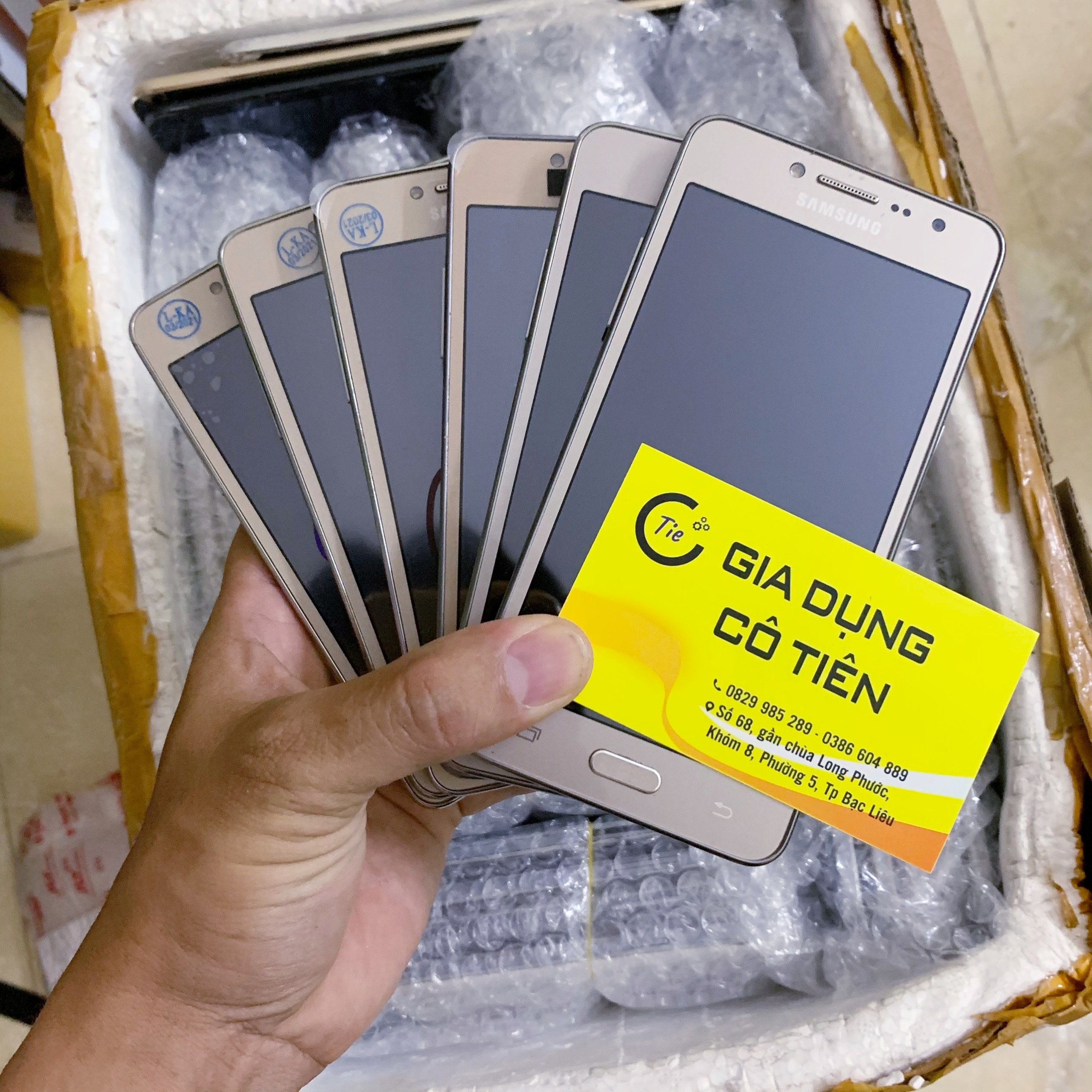 ĐIỆN THOẠI CẢM ỨNG GIÁ RE J2 PRIME 5IN PIN TRÂU