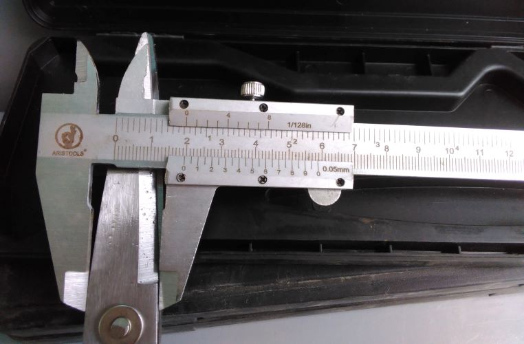 Thước cặp, thước kẹp hợp kim cơ khí chính xác 150mm giá rẻ npp.