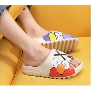 [Ảnh thật- Màu Kem] Dép kiểu YEEZY SLIDE KAWs nam nữ mẫu mới 2022 đế cao cực êm