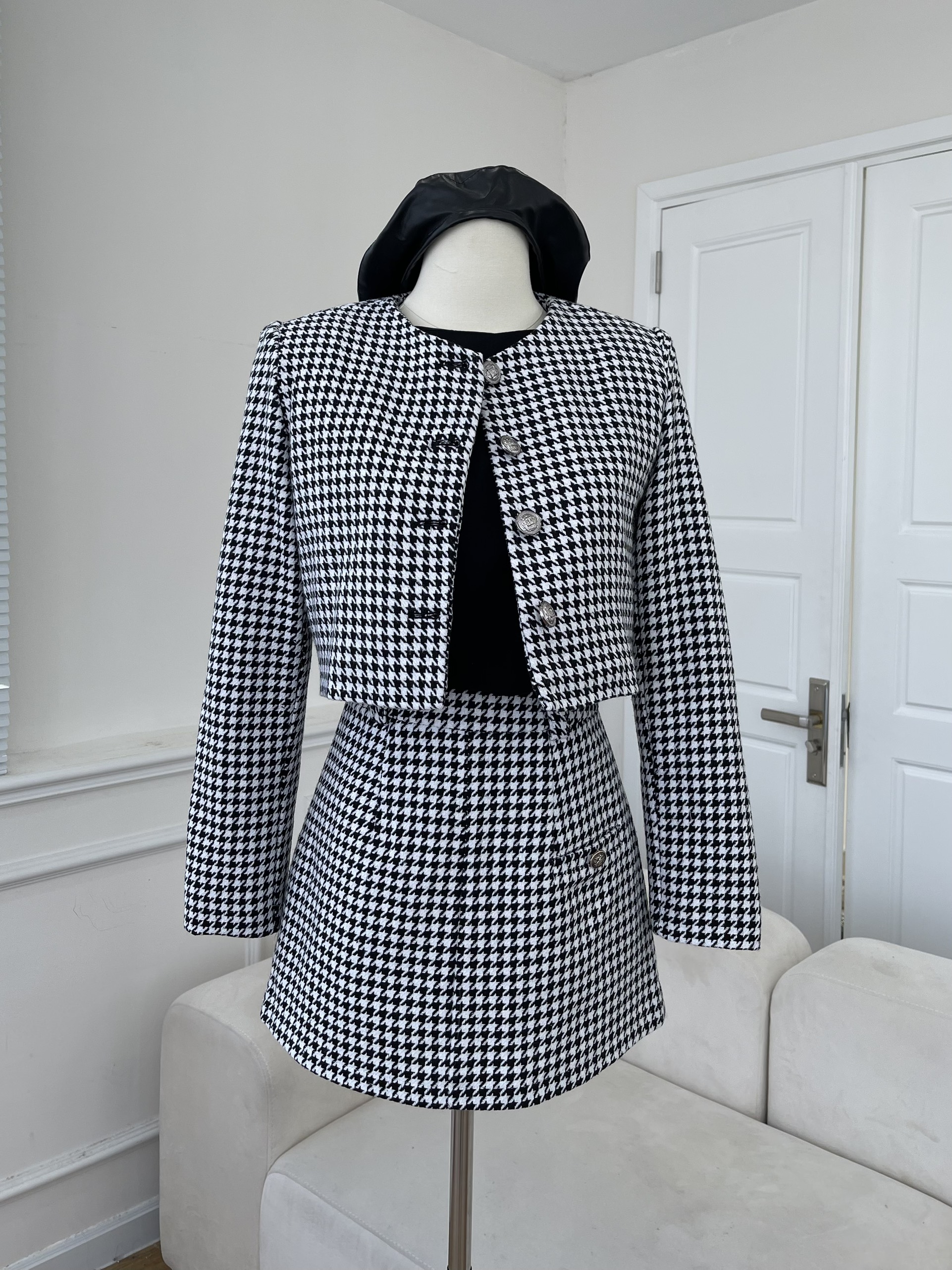 Set áo blazer dạ tweed và chân váy họa tiết răng sói 2 lớp - hoo design
