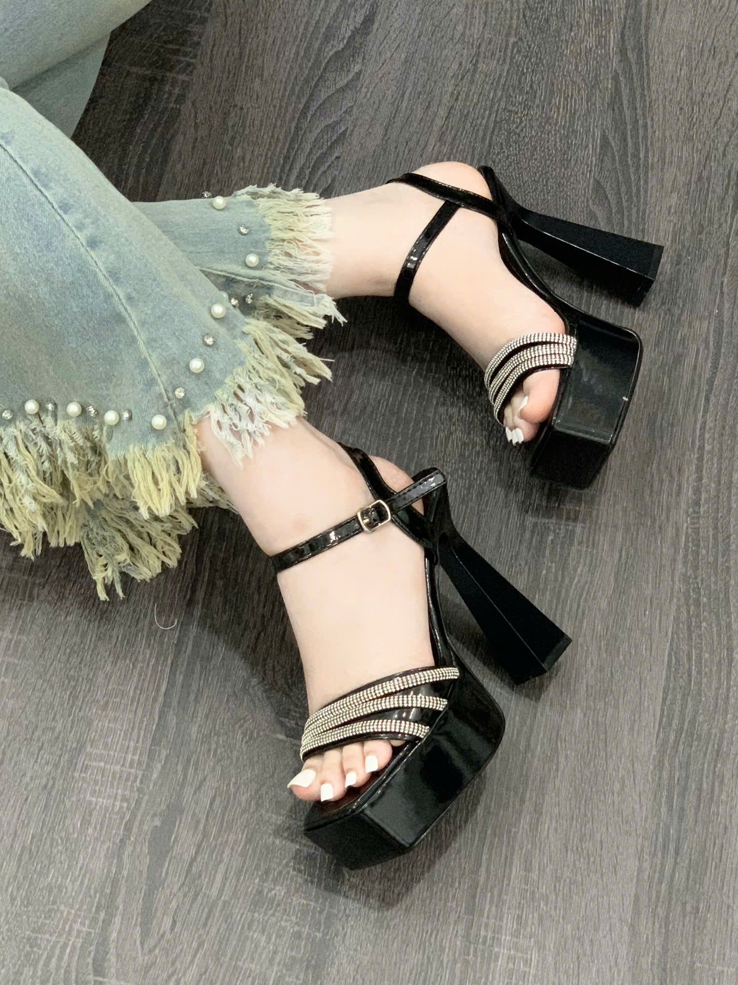 GIÀY SANDAL ĐẾ ĐÚP CAO 14CM , ĐÚP TRƯỚC CAO 5CM , QUAI ĐÍNH XOÀN - 5