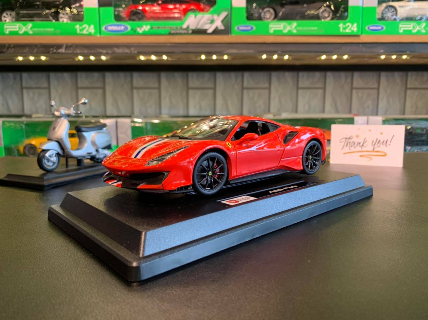 Xe mô hình Ferrari 488 Pista tỷ lệ 1:24 của hãng Bburago