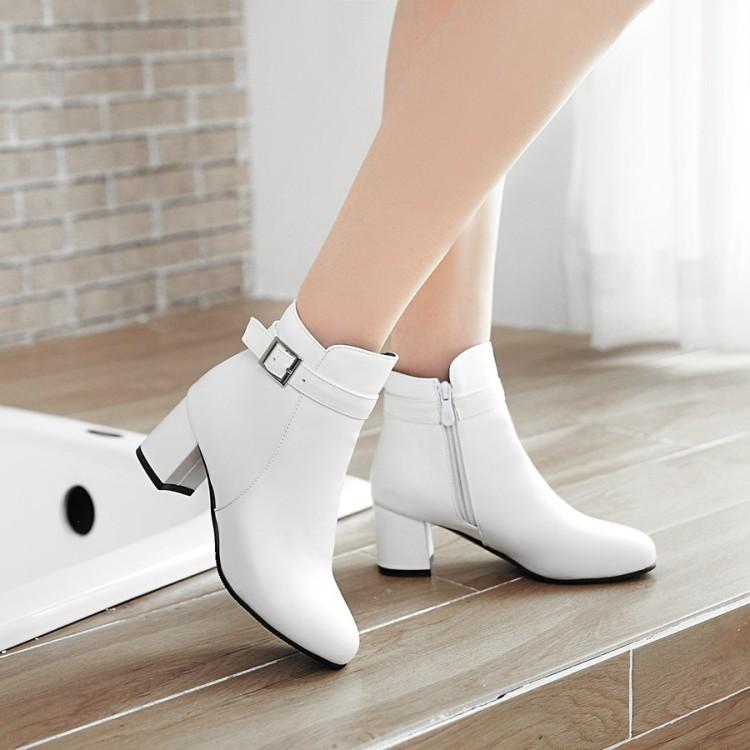 Boot cổ ngắn 6cm quai ngang trắng TRỂ TRUNG GBN3602