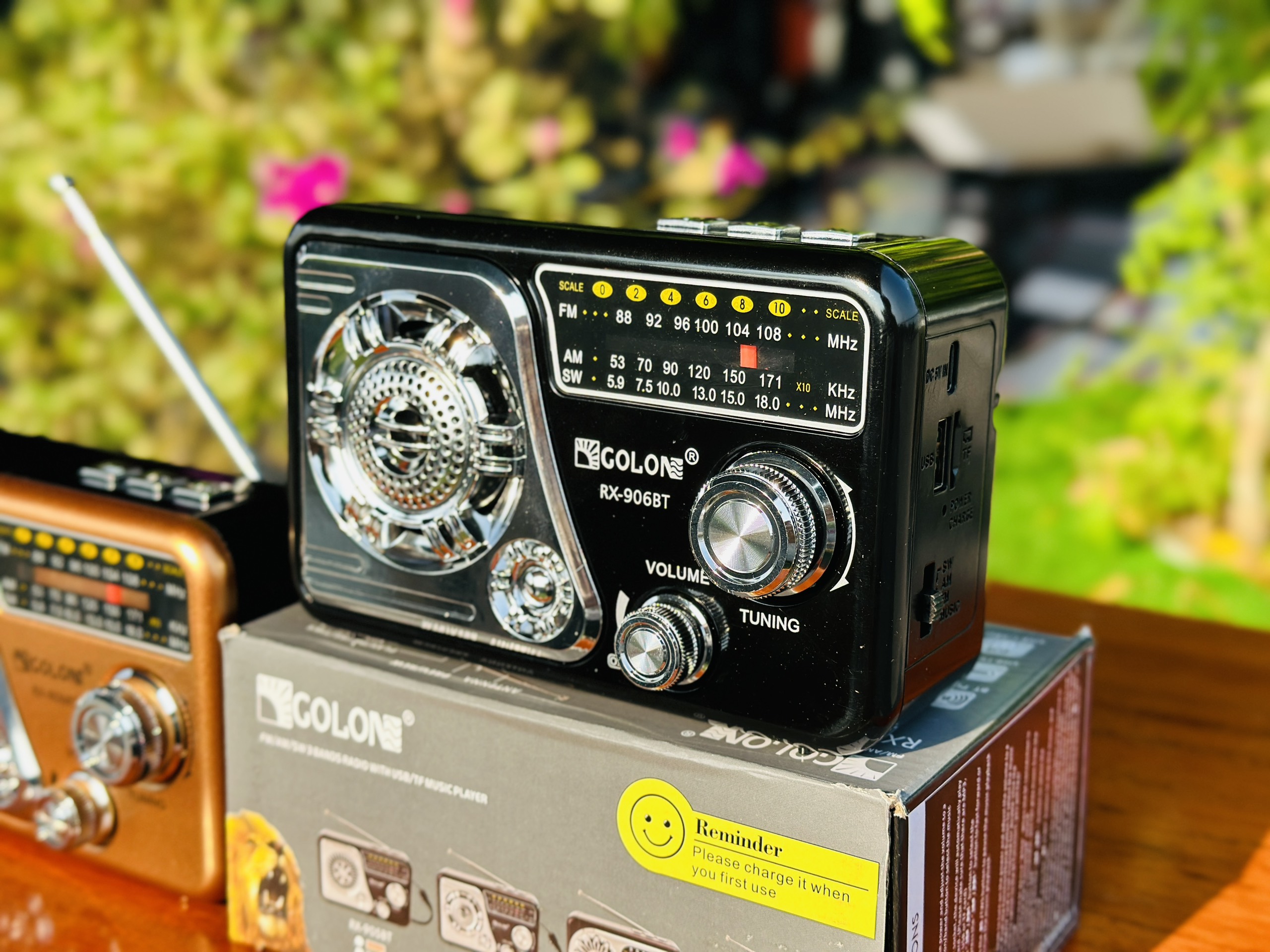 [ Hàng xả lổ ] Đài Radio Dùng Pin Sạc RX 906BT - Máy Nghe Nhạc Kiêm Đài Radio, FM, AM, SW Hỗ Trợ Kết Nối Bluetooth, USB, Thẻ Nhớ Âm Thanh To Lớn Dễ Dàng Sử Dụng Bền Bỉ Xài Được Lâu Dài