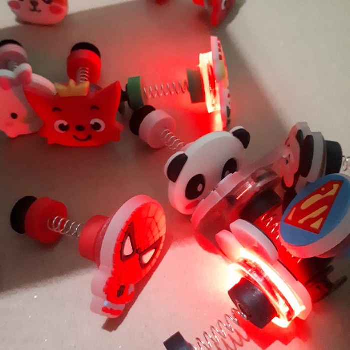 Nút gắn dép cross lò xo có đèn led - jibbitz charm sticker cài dép sục, satihu, cá sấu