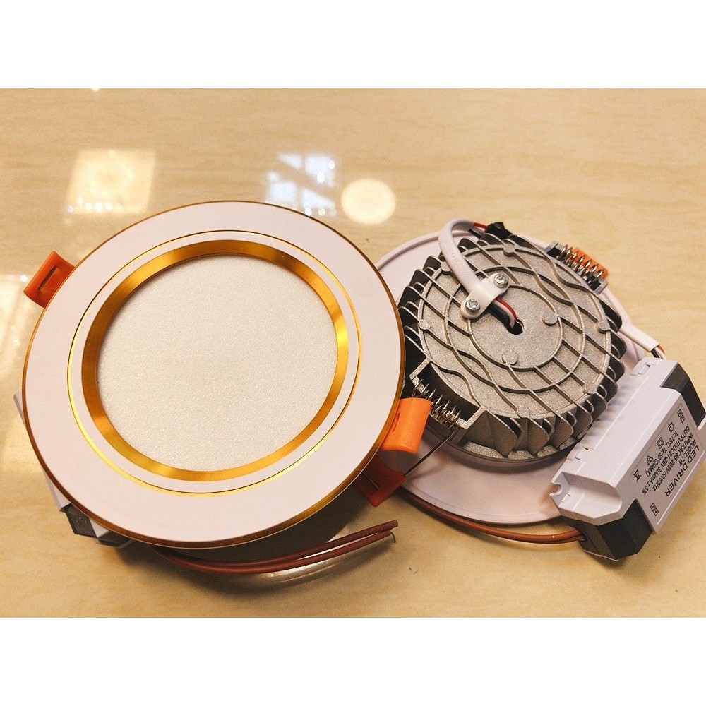 Đèn led âm trần 7w, 3 chế độ ánh sáng, phi 90, đế đúc