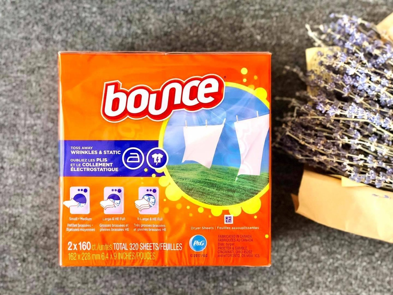 Giấy thơm quần áo Bounce 4in1 của Mỹ làm mềm vải lưu giữ hương thơm tự nhiên tươi mát dễ chịu