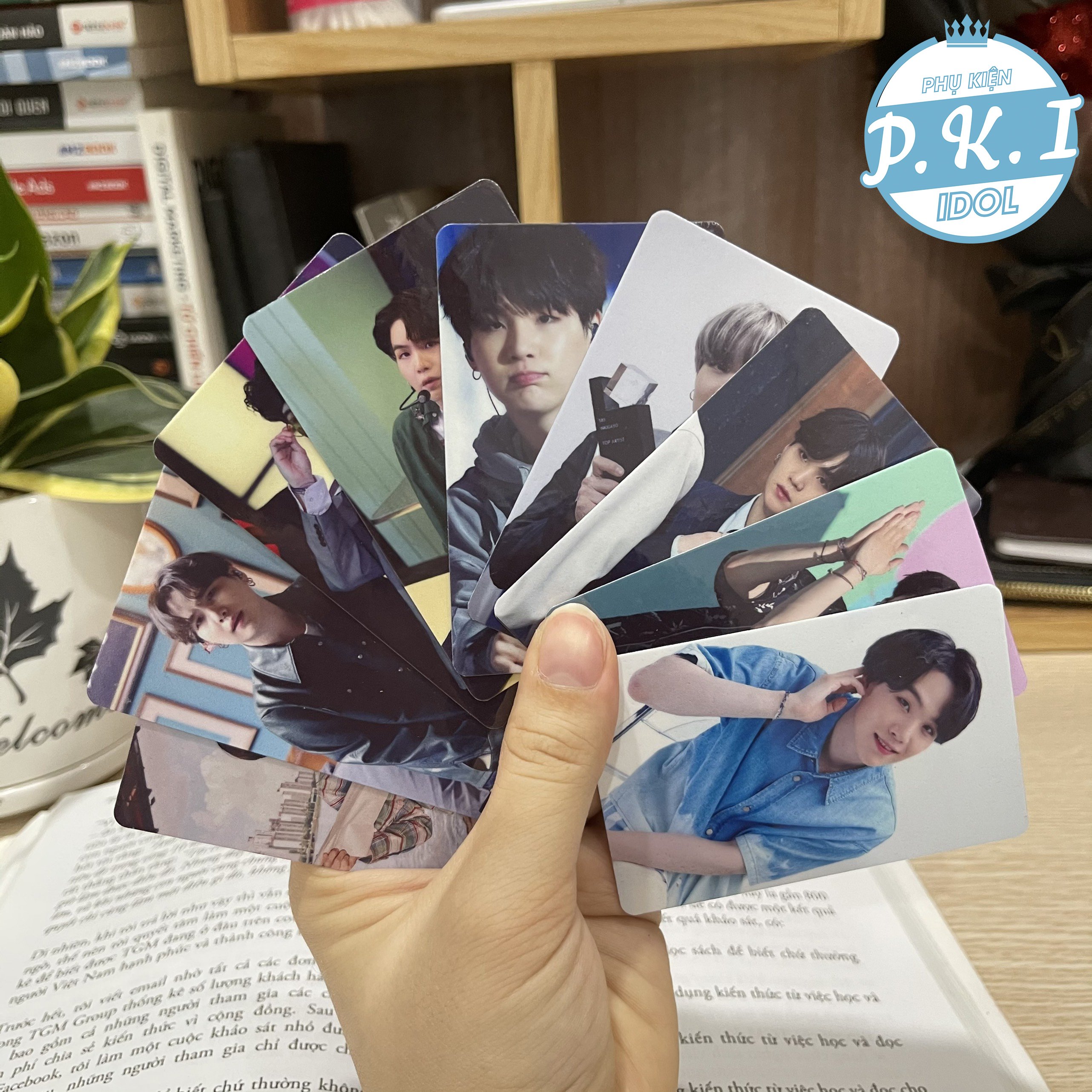 Bộ Card Cứng In Hình SUGA Bo Góc Sang Trọng – Quà Tặng Kpop