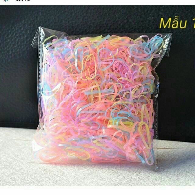 Thun cột tóc cho bé