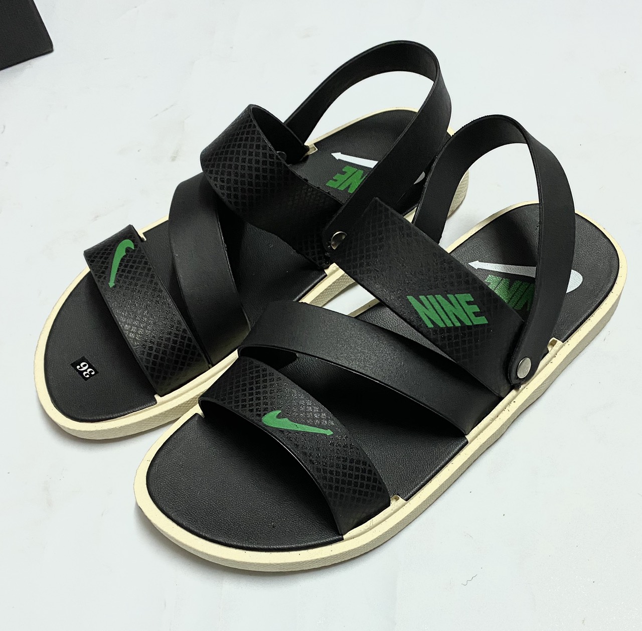 [HCM]Giày Sandal Nữ Cao Cấp Xuất Khẩu Thời Trang đế cao suKiểu Dáng Năng Động Trẻ Trung Đế Cao Su Nguyên Chất Bền Chắc Êm Chân