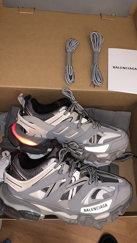 Giày Thể Thao Nam Nữ Giày Sneaker Track 3.0 Màu Xám Đèn Led