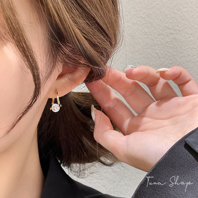 Khuyên tai gắn đá pha lê, hoa tai bạc nữ _ _ 𝐂𝐚𝐦 𝐤𝐞̂́𝐭 𝐜𝐡𝐮𝐚̂̉𝐧 𝐁𝐚̣𝐜 _ 𝐓𝐔𝐍𝐀𝐒𝐇𝐎𝐏 𝐓𝐫𝐚𝐧𝐠 𝐬𝐮̛́𝐜 𝐁𝐚̣𝐜
