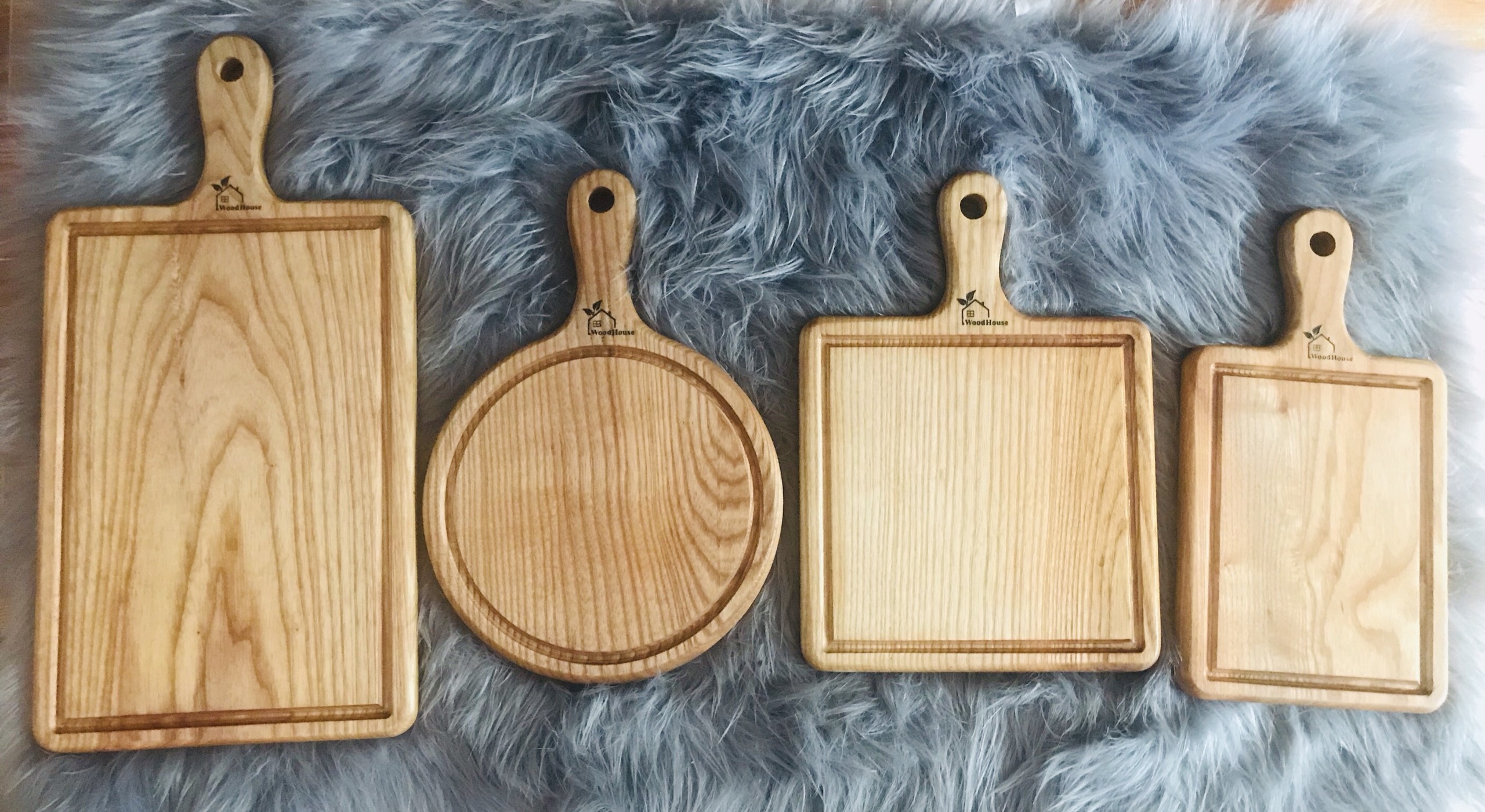 Thớt gỗ Tần Bì nhà bếp có tay cầm cao cấp WoodHouse