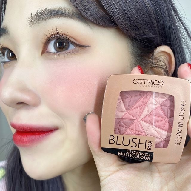 PHẤN MÁ HỒNG CATRICE BLUSH BOX GLOWING MULTICOLOUR