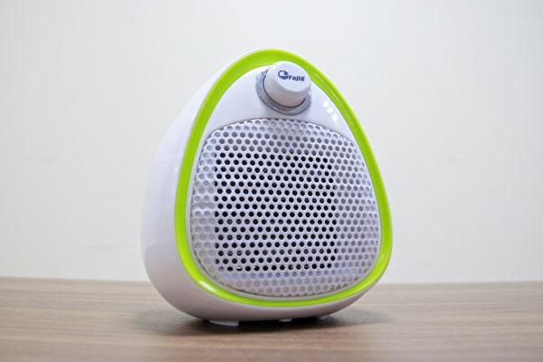 Quạt sưởi gốm Ceramic mini FujiE CH-202 Green - Màu trắng viền xanh lá