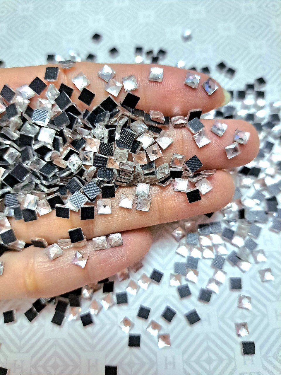 Đá nail - phụ kiện trang trí nail