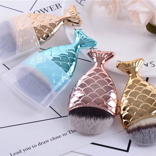 Cọ tán kem nền Con cá