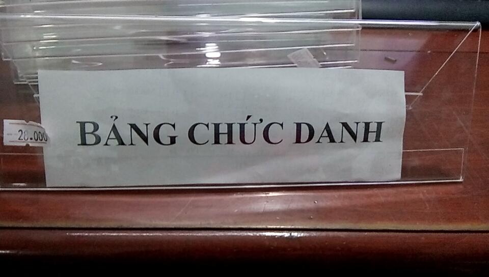 Bộ 10 bảng chức danh cao 7.5cm x 24.5cm giá 280.000 đồng