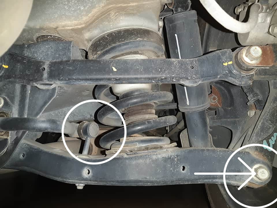 2 cục Cao su nâng gầm xe sedona  tốt cho xe bền và tốt cho xe ( cao su tiện)