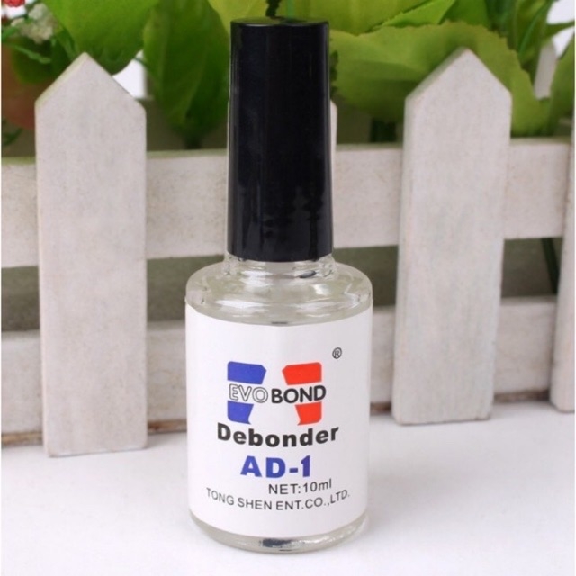 Chai nước làm sáng đá tháo móng sử dụng trong trang trí móng làm nailart