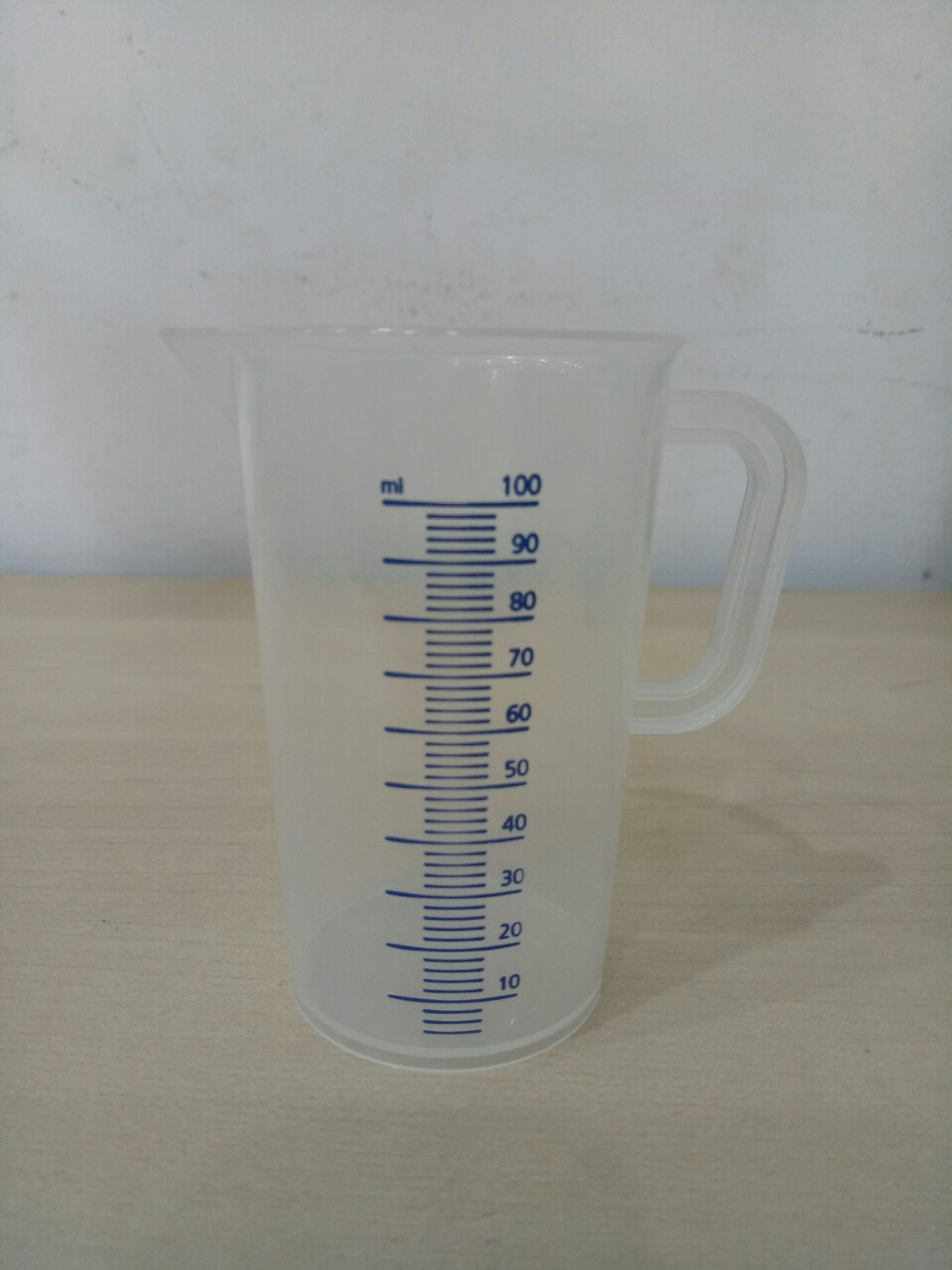 Ca nhựa PP vạch nổi xanh 100ml VITLAB