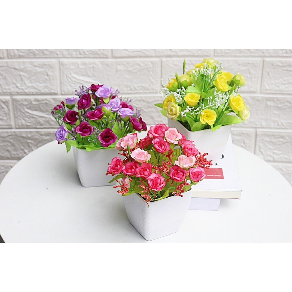 Chậu hoa nhỏ xinh để bàn trang trí (hoa kèm chậu nhựa)- Hoa giả