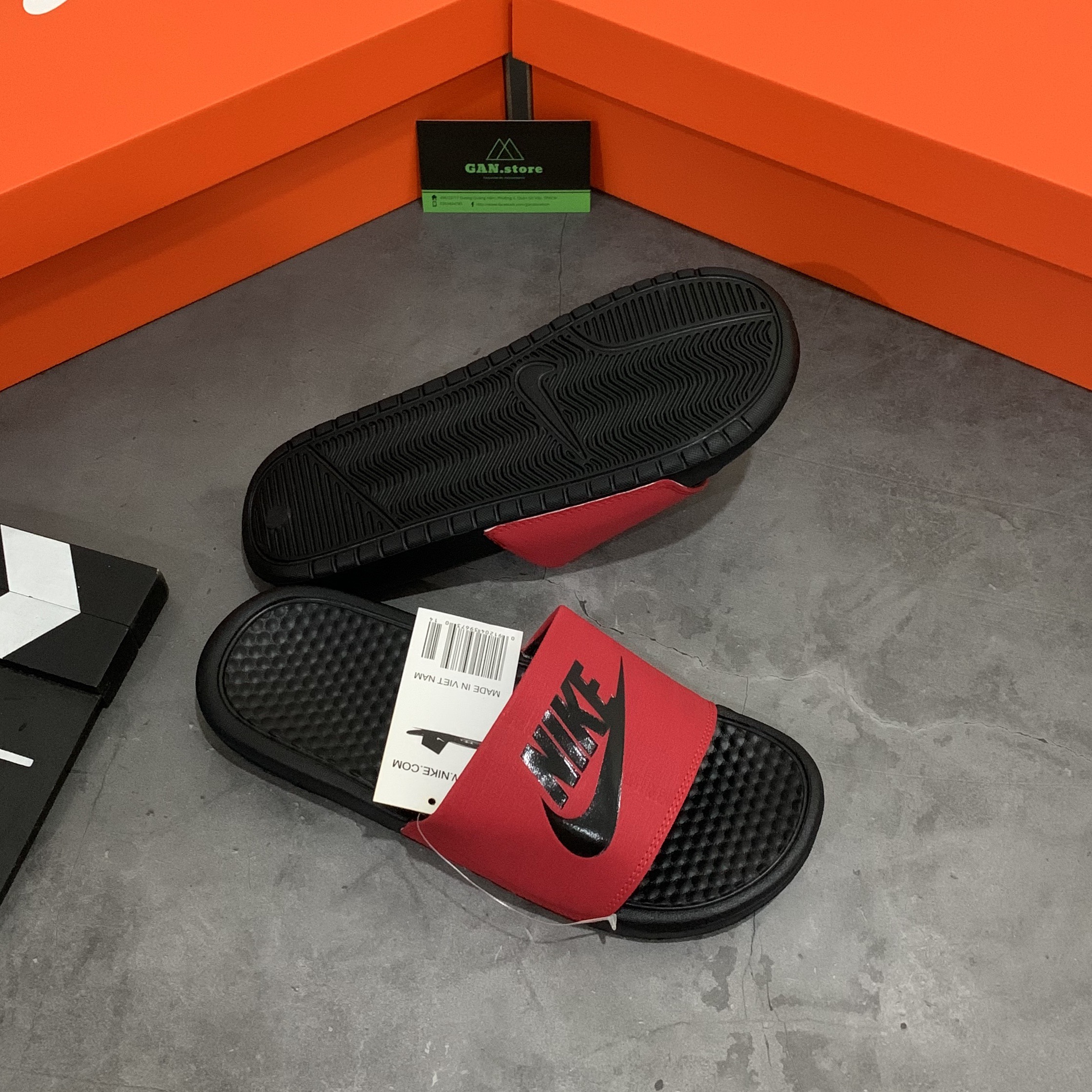 Dép nike benassi đen quai đỏ hcm - full box đẹp xịn êm ái