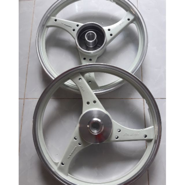 Cặp mâm 3 cây 3d đùm.hàng cao cấp,dành cho xe dream và wave.