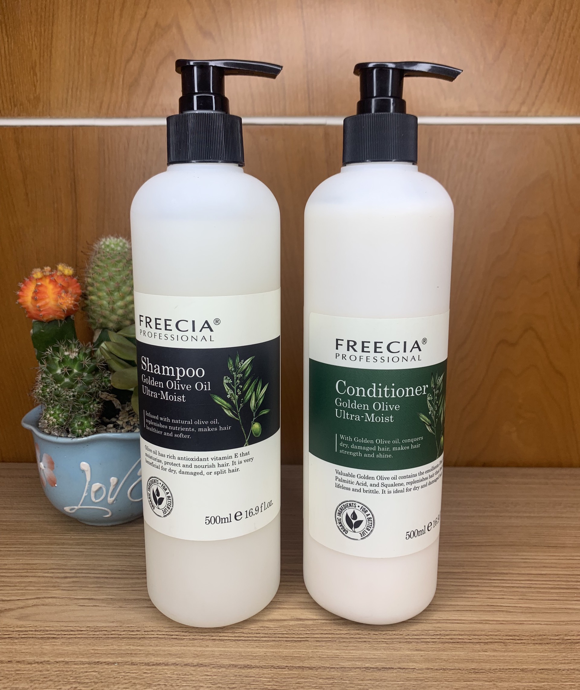 Bộ dầu gội - xả siêu dưỡng ẩm Freecia Golden Olive Oil 500mlx2