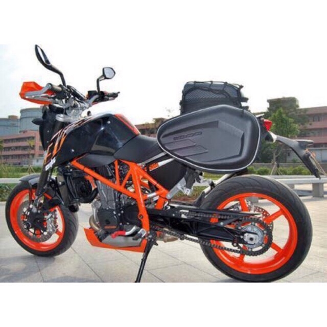 BỘ 2 TÚI KOMINE TREO HÔNG  VÂN CACBON XE MÁY DUNG TÍCH LỚN CHỐNG NƯỚC