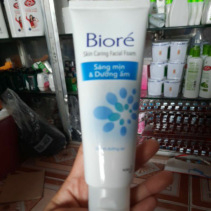 Sữa rửa mặt biore sáng mịn và dưỡng ẩm 100ml
