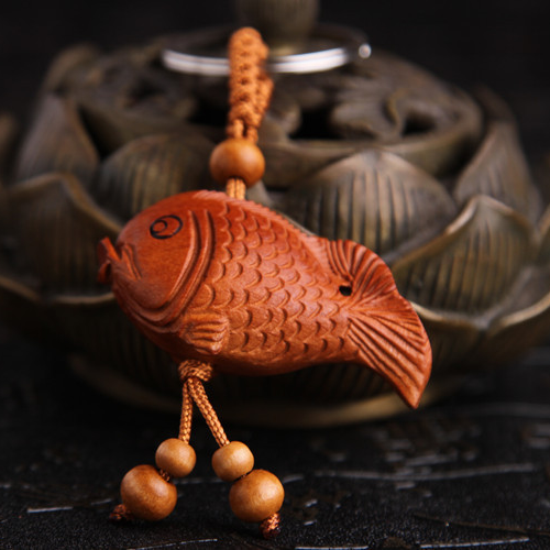 Móc khoá gỗ phong thuỷ khắc hình Cá chép may mắn