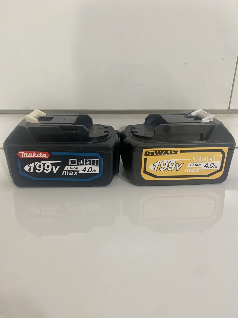 Pin máy siết bulong, pin máy khoan chân Makita,ĐeWaLt 10 cell 199v