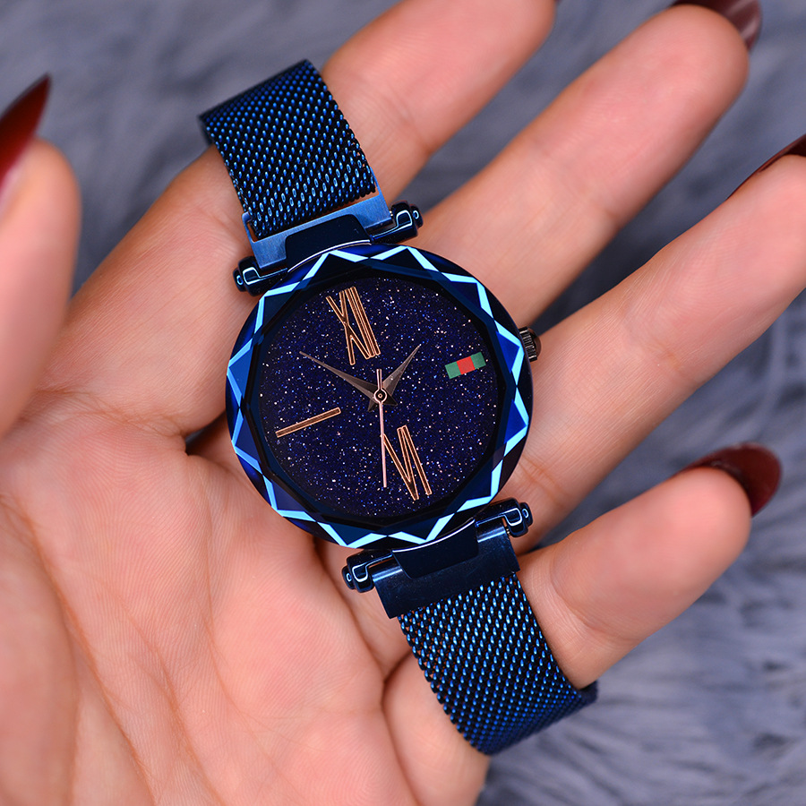 Đồng hồ gucci số la mã (nhiều màu), Kích thước măt : đường kính 2,5-2.8cm , Thiết kế trẻ trung , năng động , dây nam châm dễ sử dụng ,tiện lợi   (  Hot ) 2020